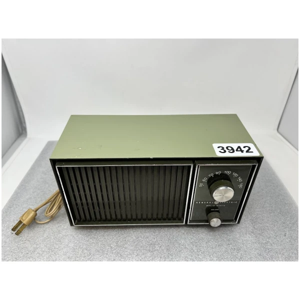 General Electric Solid State Radio - Image 6