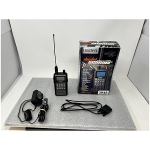 Uniden Digital Scanner TRUNKTRACKER IV