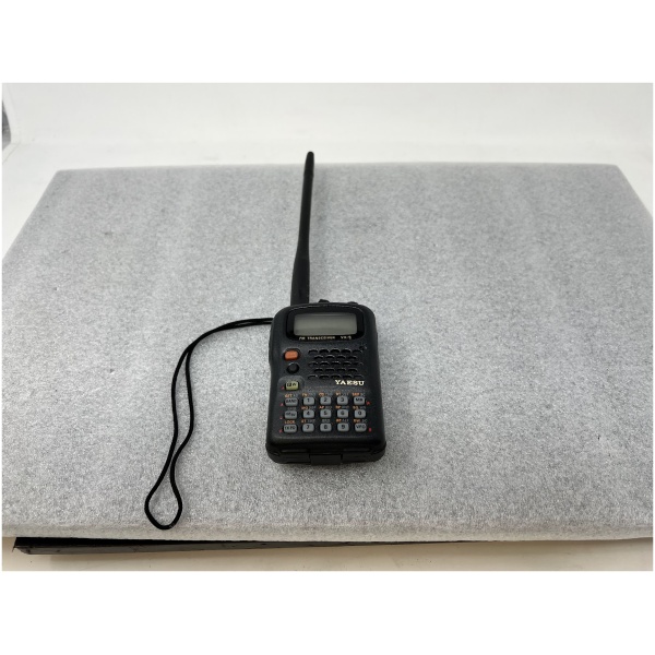 YAESU VX-5R FM Transceiver Missing box and accessories