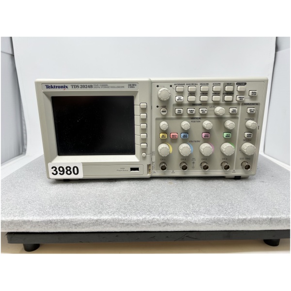 Tektronix TDS 2024B Digital Storage Oscilloscope - Image 3