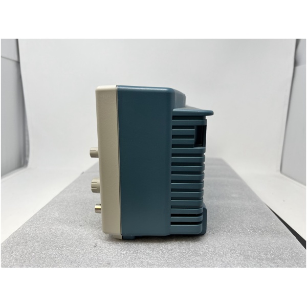 Tektronix TDS 2024B Digital Storage Oscilloscope - Image 4