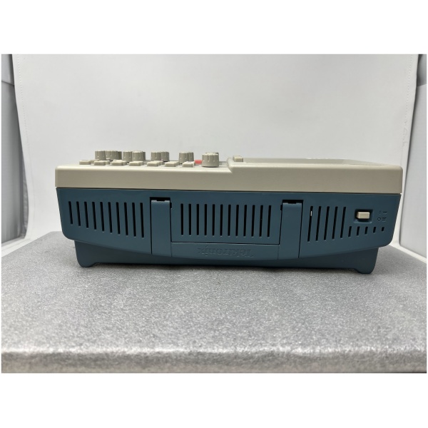 Tektronix TDS 2024B Digital Storage Oscilloscope - Image 8