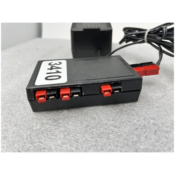 MFJ-1106 6-Way Desk-Top DC Power Distribution Unit - Image 7