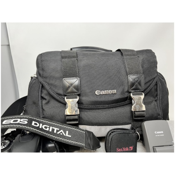 Canon Rebel XTI DSLR Camera Bundle/Lot - Image 9