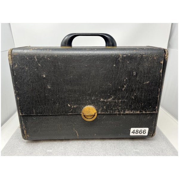 Vintage ZENITH Long Distance Tube Radio - Image 2