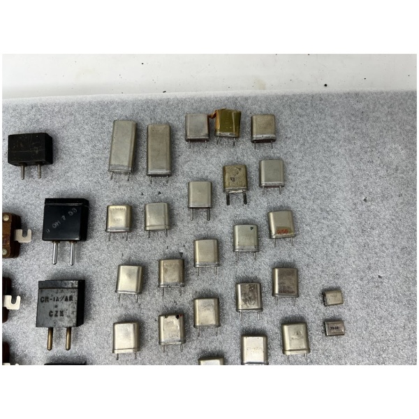 Vintage Crystals + Case Lot - Image 9