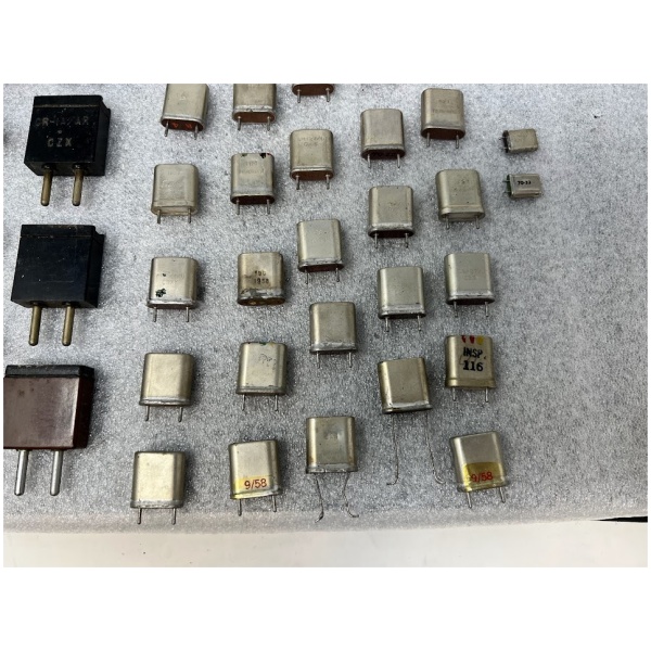 Vintage Crystals + Case Lot - Image 10