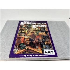 Antique Radios 4th Edition by Marty & Sue Bunis