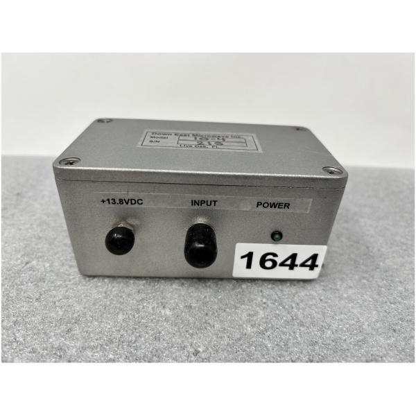 Down East Microwave 10-4 10 MHz. Amplified and Filtered 4 way divider 