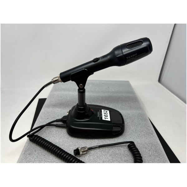 Yaesu MD-100A8X Dynamic Microphone - Image 2