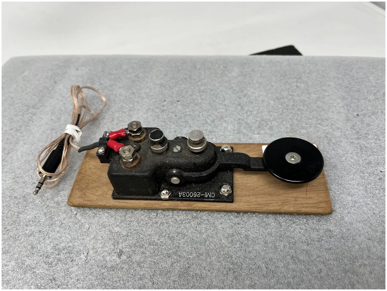 Vintage CMI-26003A U.S. Navy Morse Code Keyer - Image 2