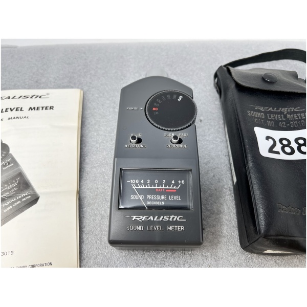 Realistic  Sound Level meter 42-3019 - Image 2