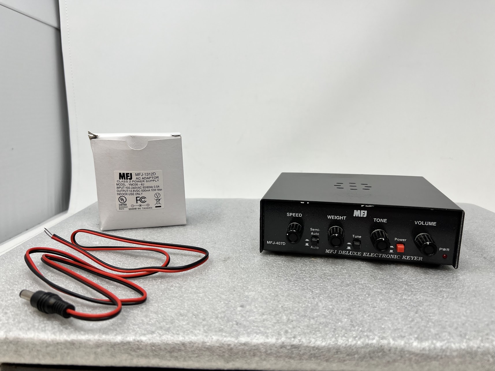 MFJ-407D Deluxe Electronic Keyer - Image 2