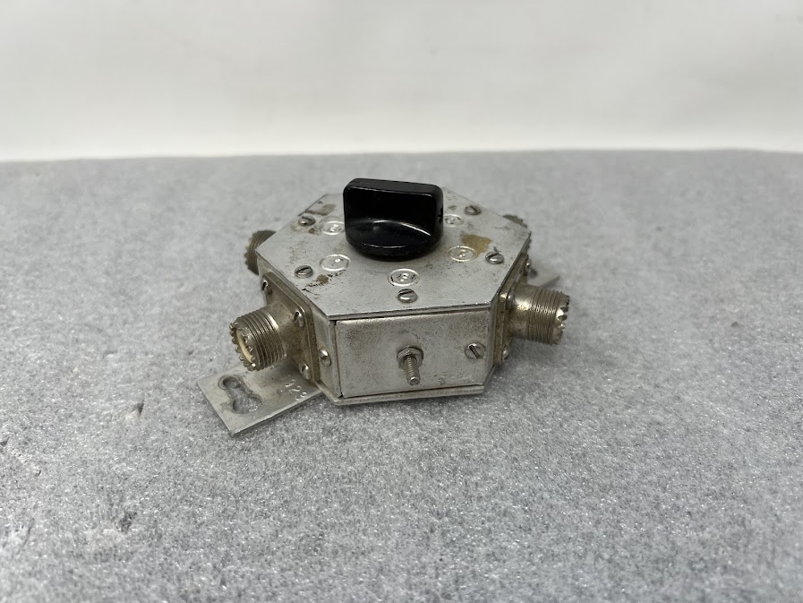 Heathkit HD-1234 Heavy Duty 4 Position Coax Switch - Image 3