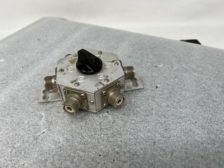 Heathkit HD-1234 Heavy Duty 4 Position Coax Switch - Image 4