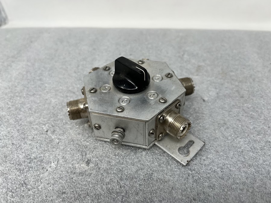 Heathkit HD-1234 Heavy Duty 4 Position Coax Switch - Image 3