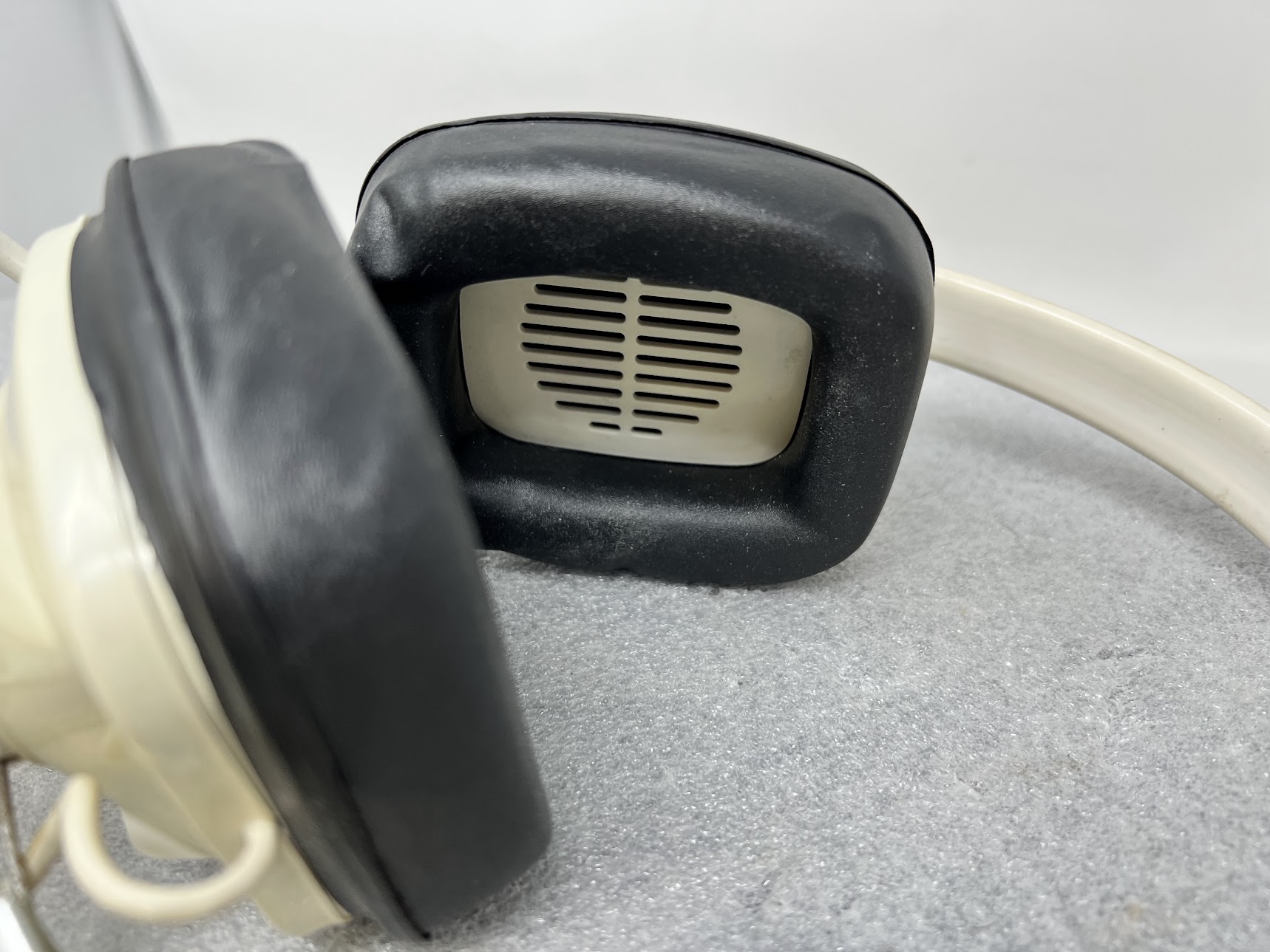 Vintage 1970's Kenwood HS-4 Headphones - Image 6