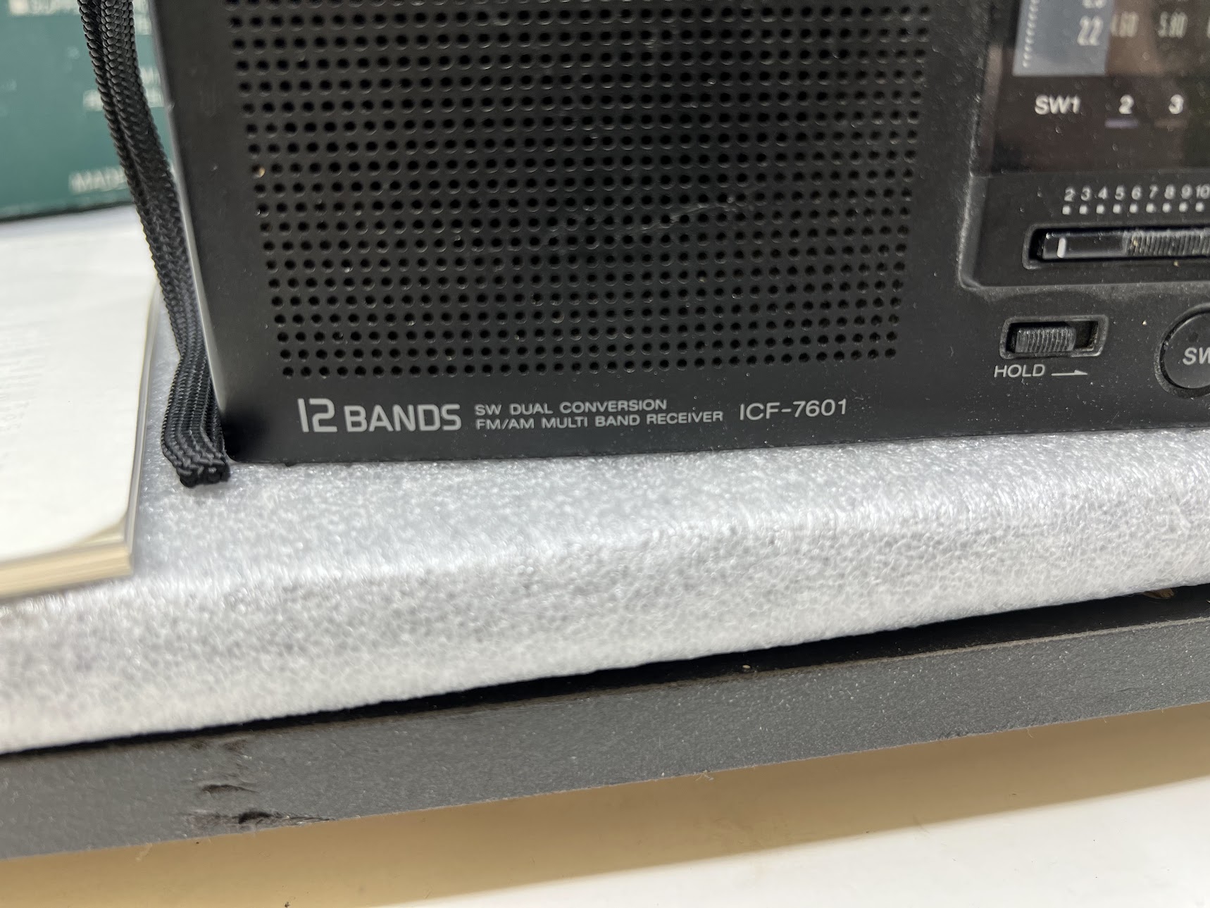 SONY ICF-7601 12-Band Receiver - Image 4