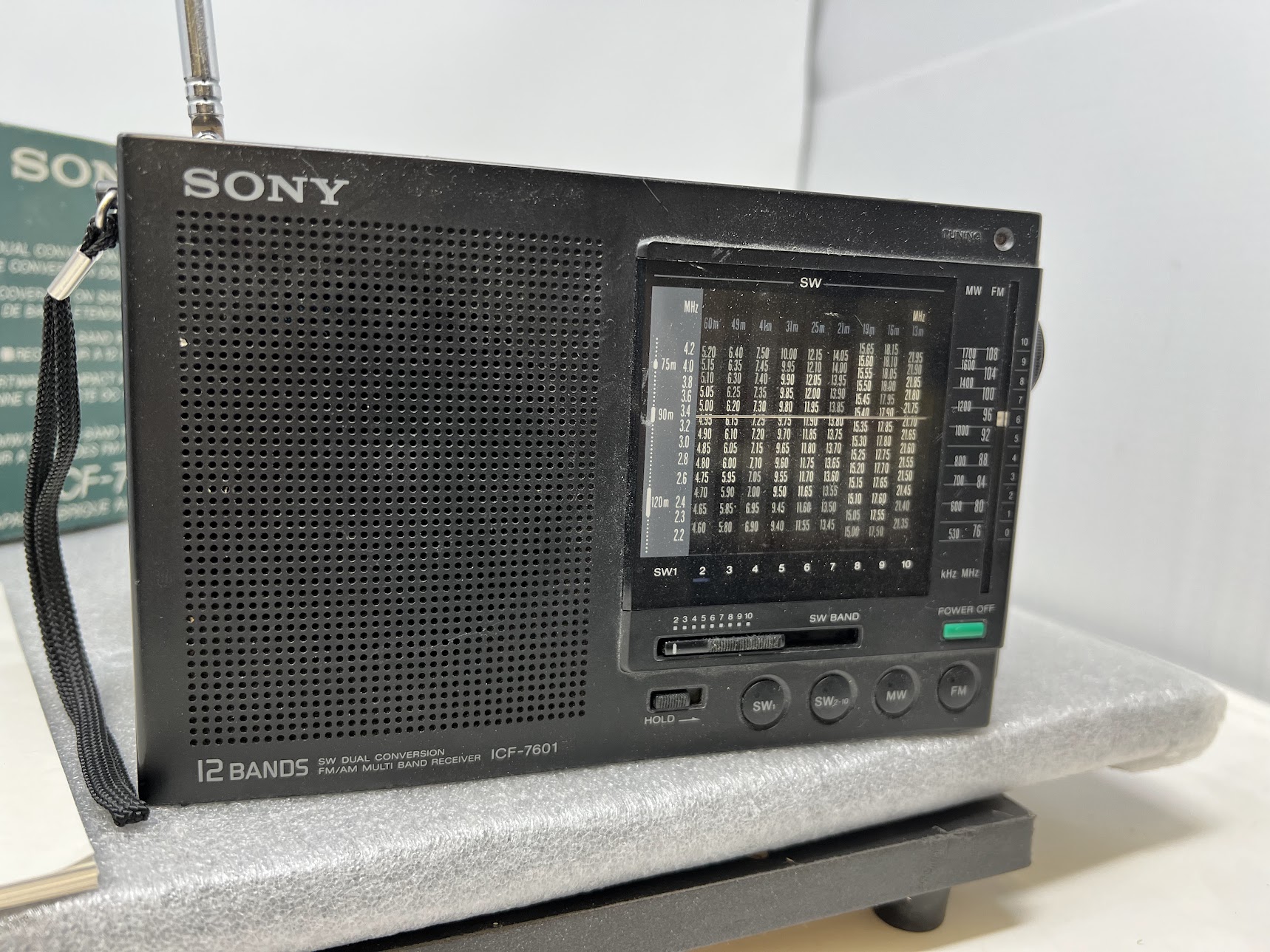 SONY ICF-7601 12-Band Receiver - Image 5