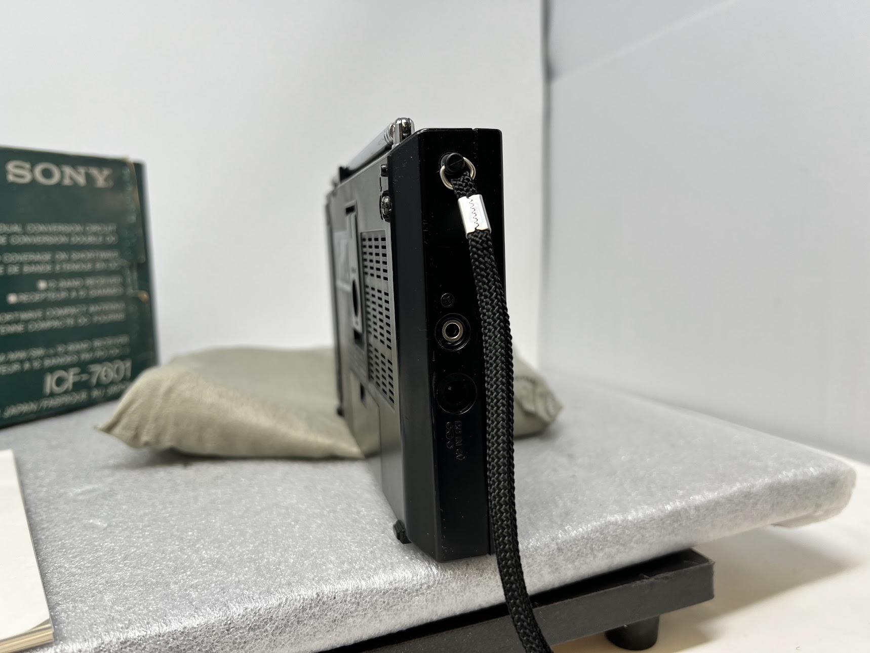 SONY ICF-7601 12-Band Receiver - Image 8