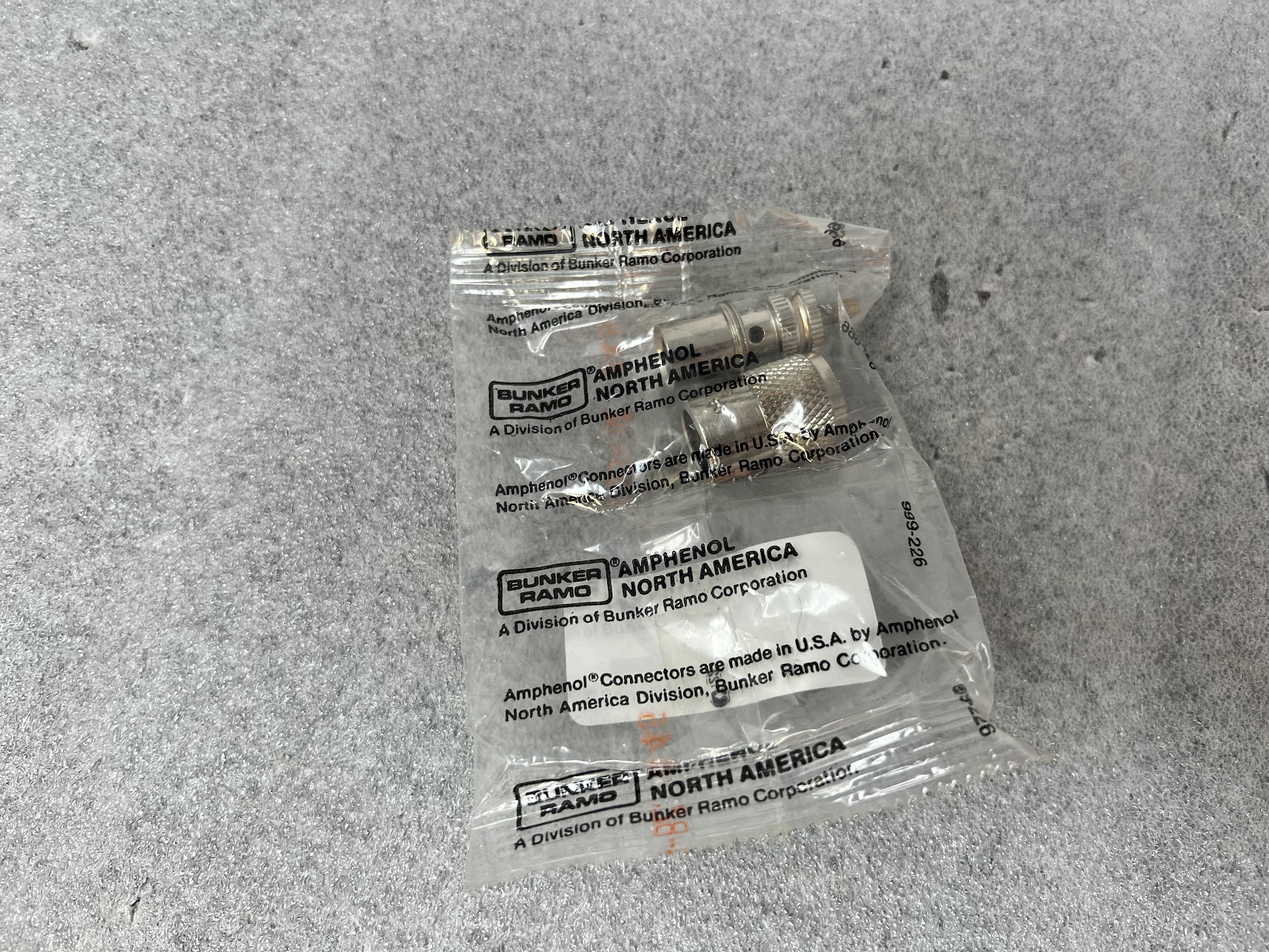 AMPHENOL 999-226 CIRCULAR CONNECTOR ASSEMBLY - Image 2