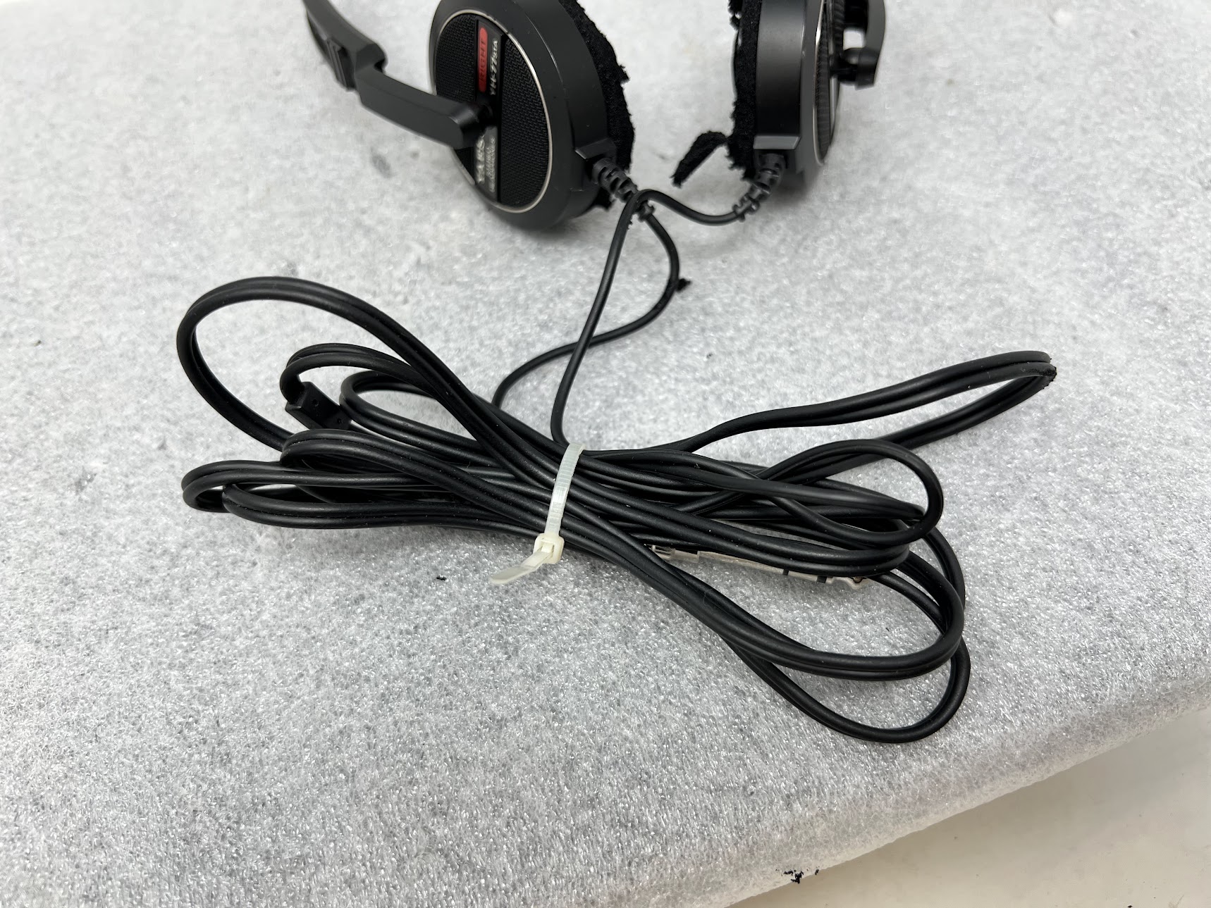 Yaesu YH-77STA Stereo Headphones - Image 2