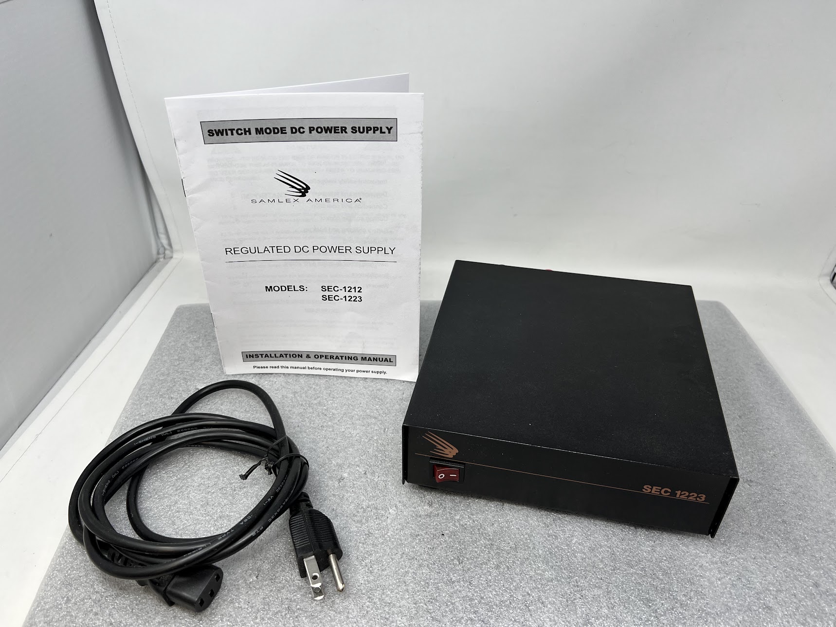 Samlex SEC-1223 Switching Mode DC Power Supply - Image 2