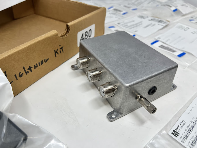 Coax Feedline Protection and Management Box For Elecraft KAT500 from Mouser Electronics - Image 2