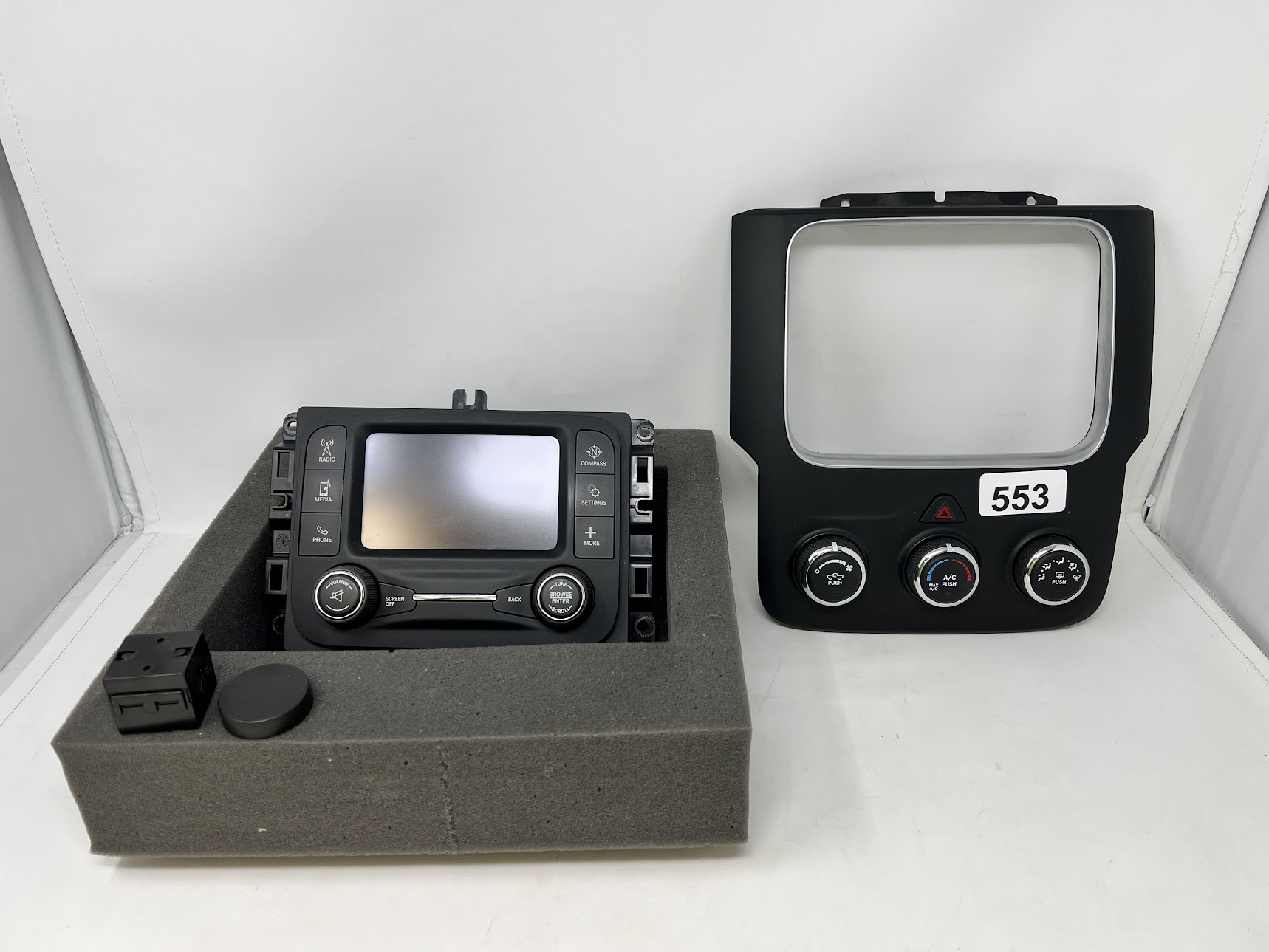 2013–2017 Dodge Ram Truck OEM Uconnect TOUCH-SCREEN Radio With Classic AC Heater Temperature Control w/ Bezel