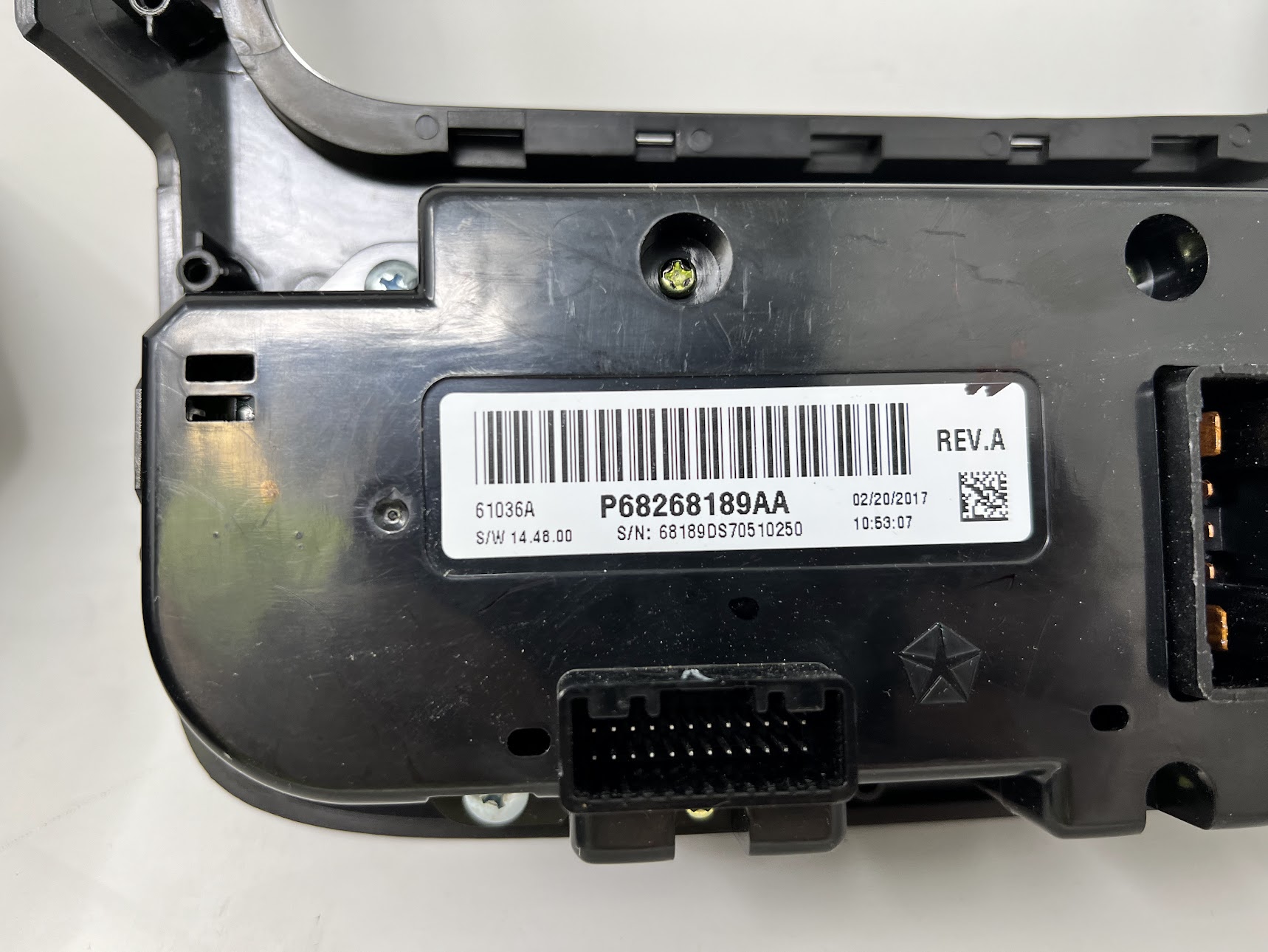 2013–2017 Dodge Ram Truck OEM Uconnect TOUCH-SCREEN Radio With Classic AC Heater Temperature Control w/ Bezel - Image 6