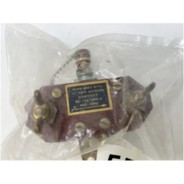 Vintage Insulator IL-4 INSULATOR FOR GRA-4 Dipole Antenna - Image 2