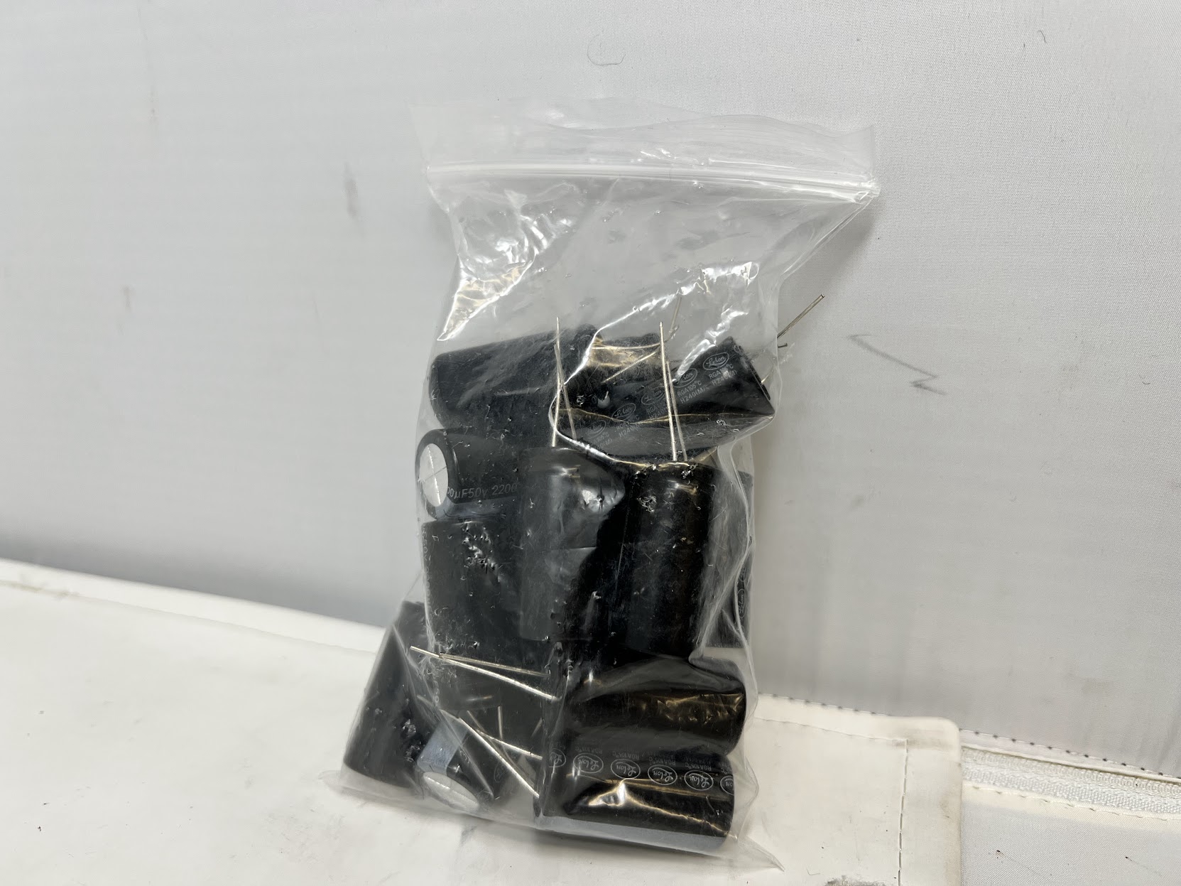 2200uf 50v High Temp Radial Capacitor *Qty 15* - Image 2