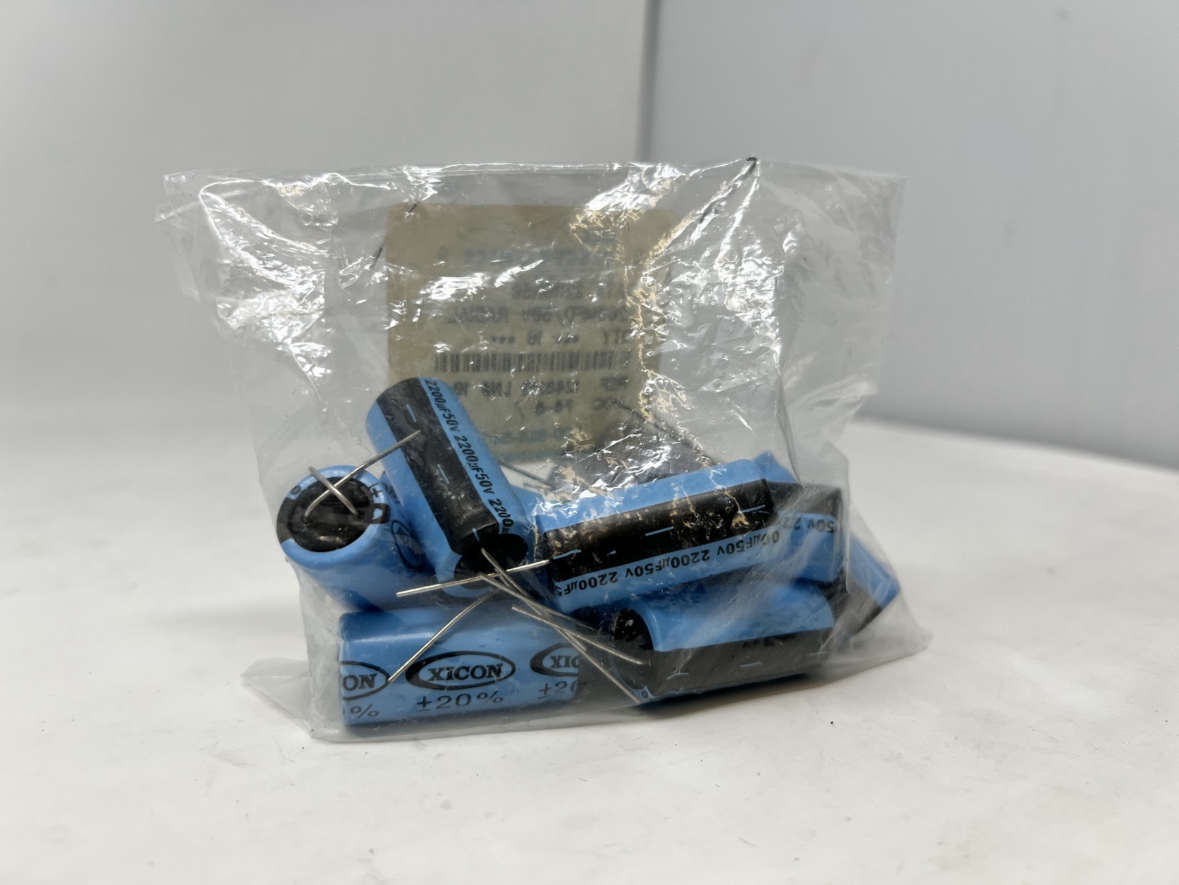 All Electronics Corp. 2200R50 "2200MFD/50V Radial Capacitors *QTY10* - Image 2