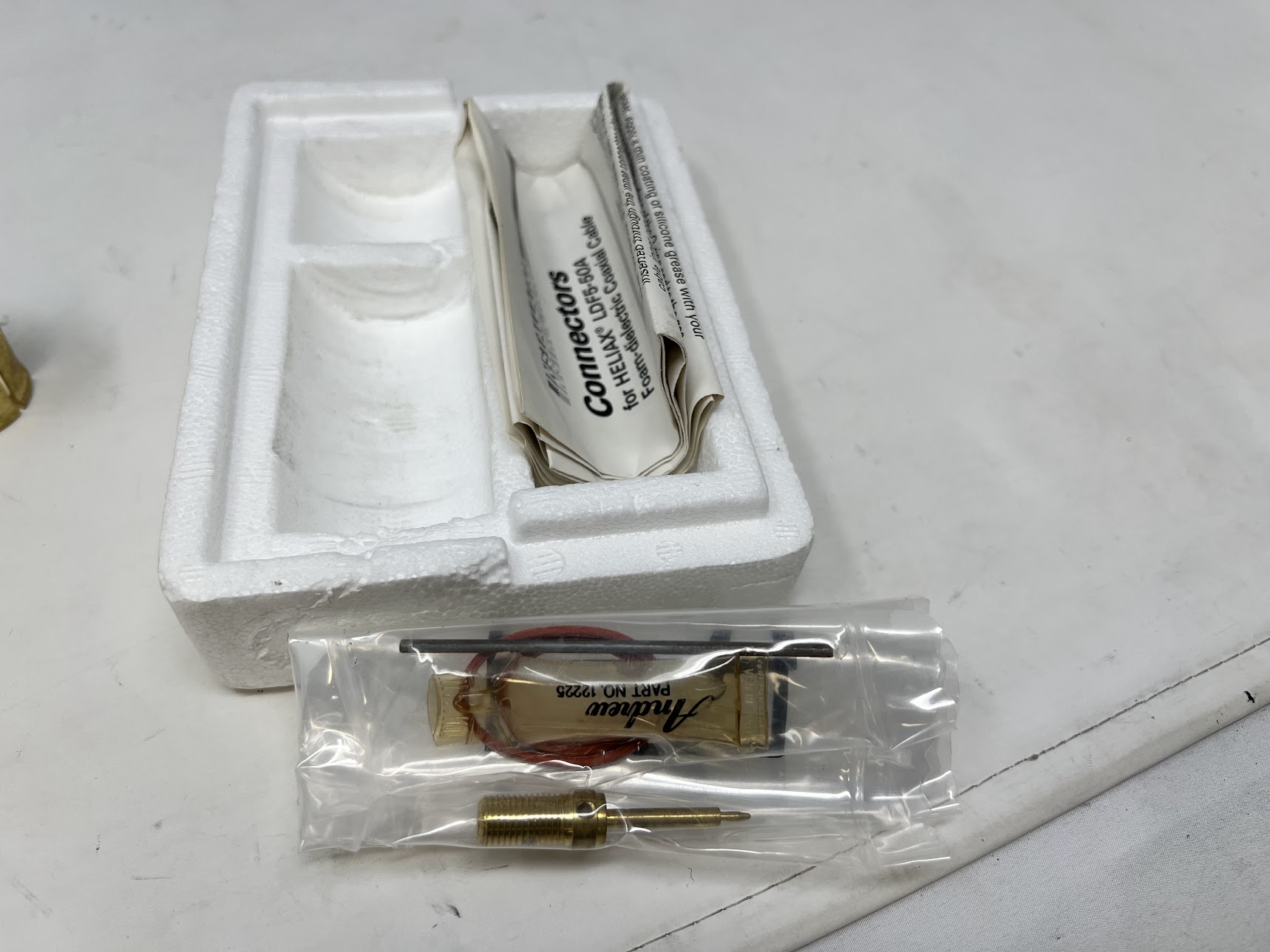 ANDREW HELIAX Type : L45W N Male Connector - Image 4