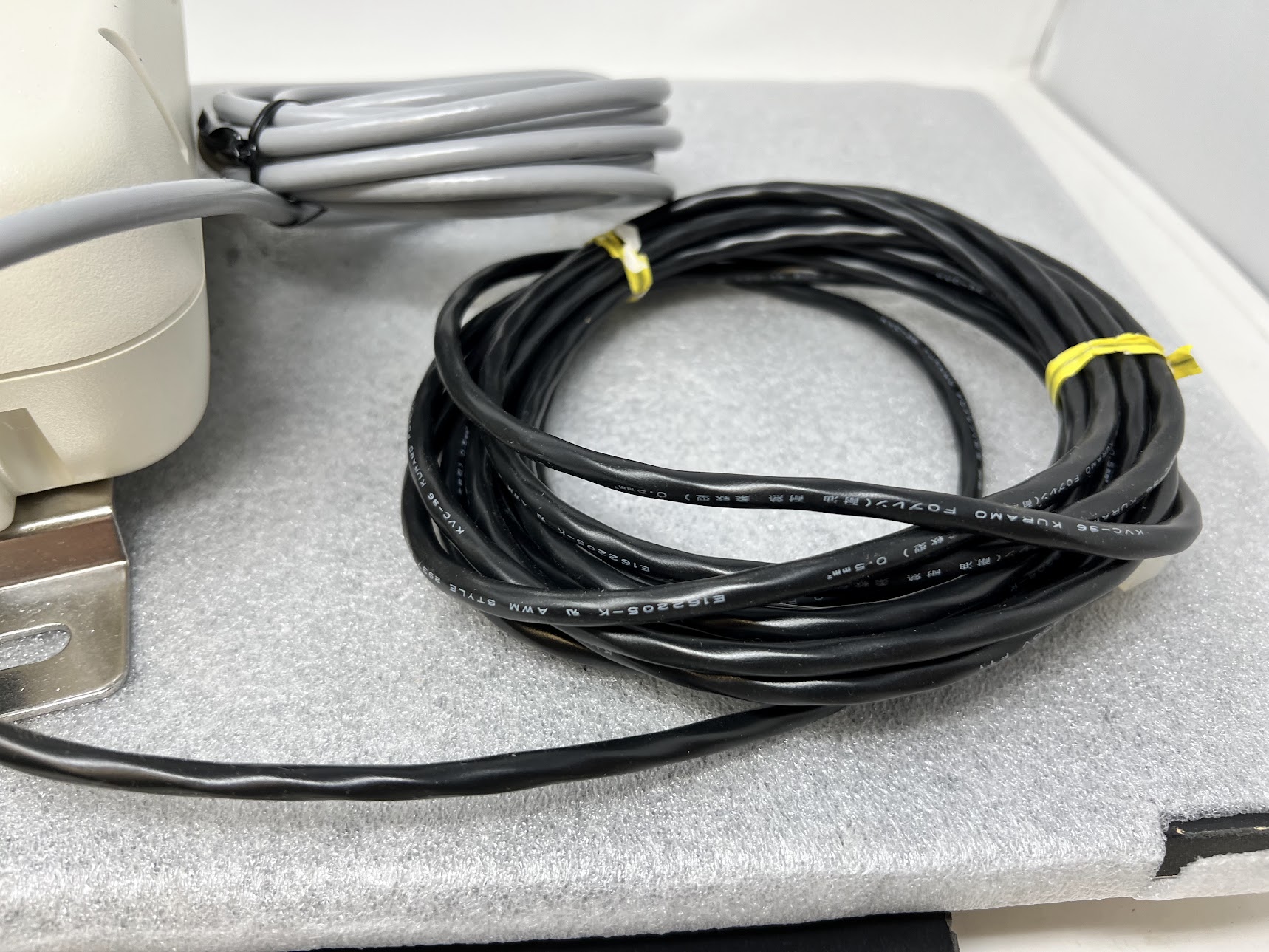 ICOM AH-4 Antenna Tuner - Image 3