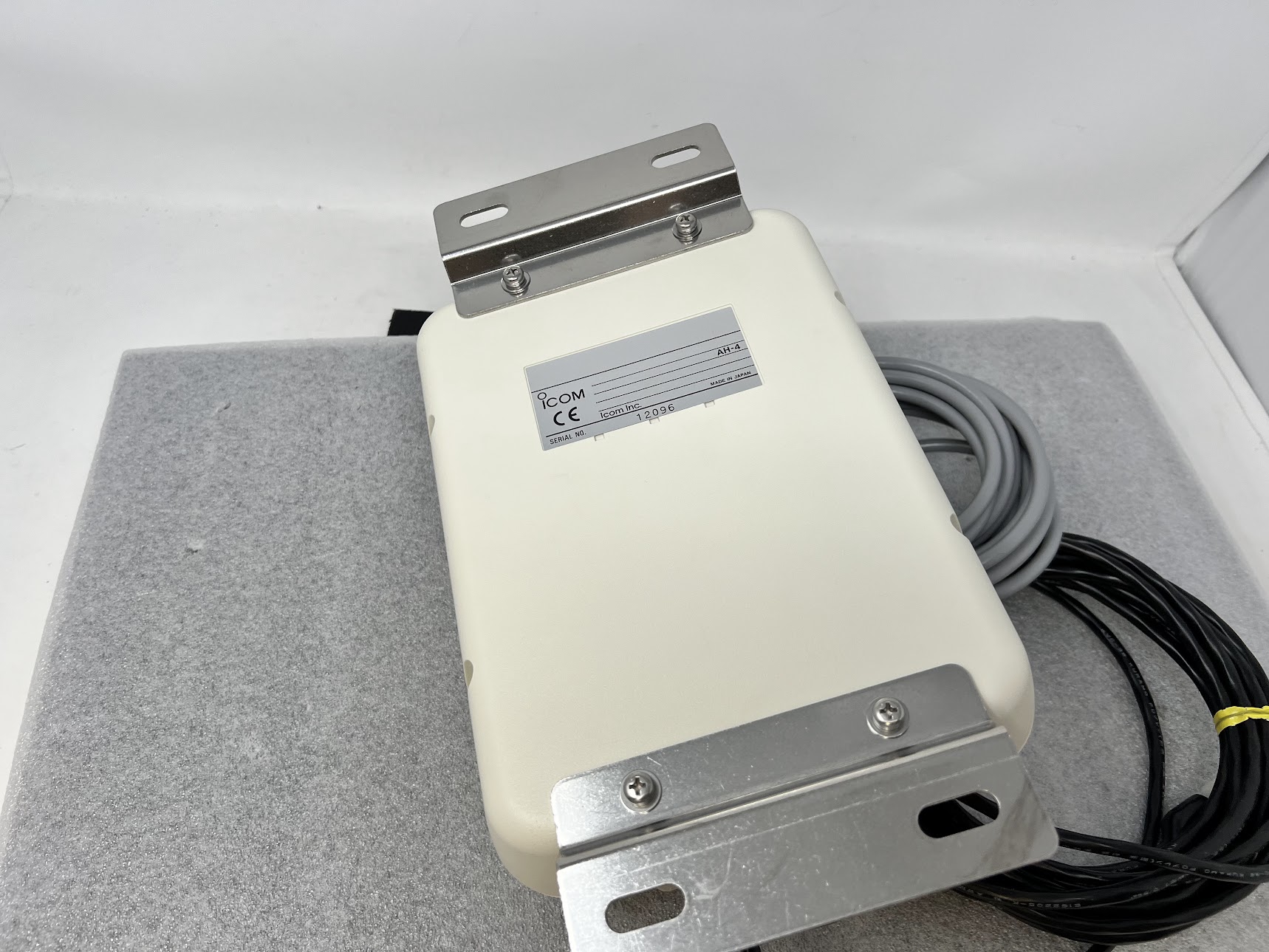 ICOM AH-4 Antenna Tuner - Image 5