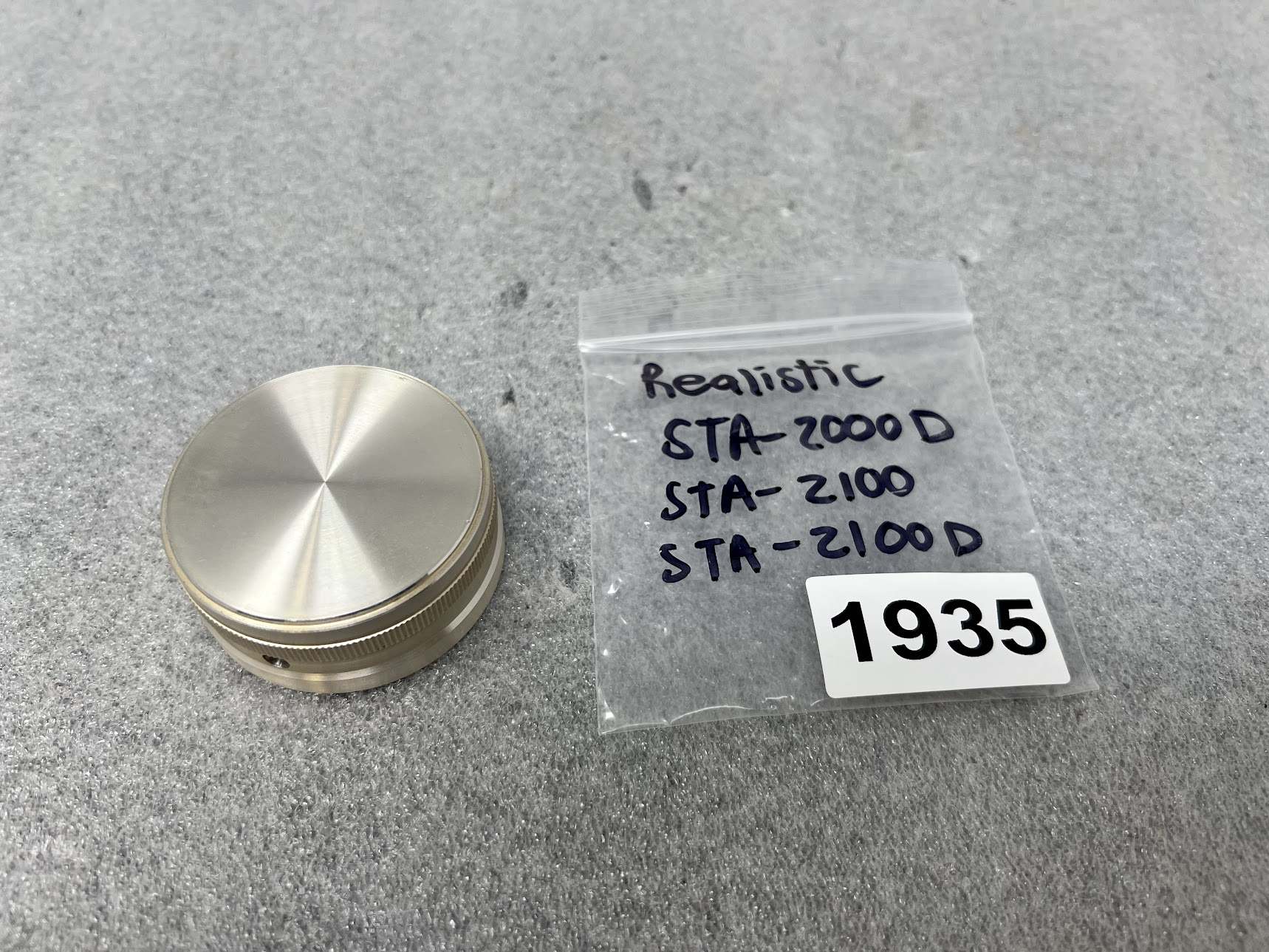 Realistic STA-2000D / STA-2100 / STA-2100D Replacement Knob
