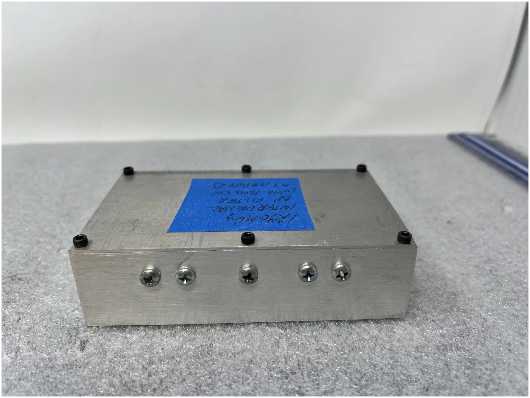 1296 MHZ Interdigital Bandpass Filter - Image 2