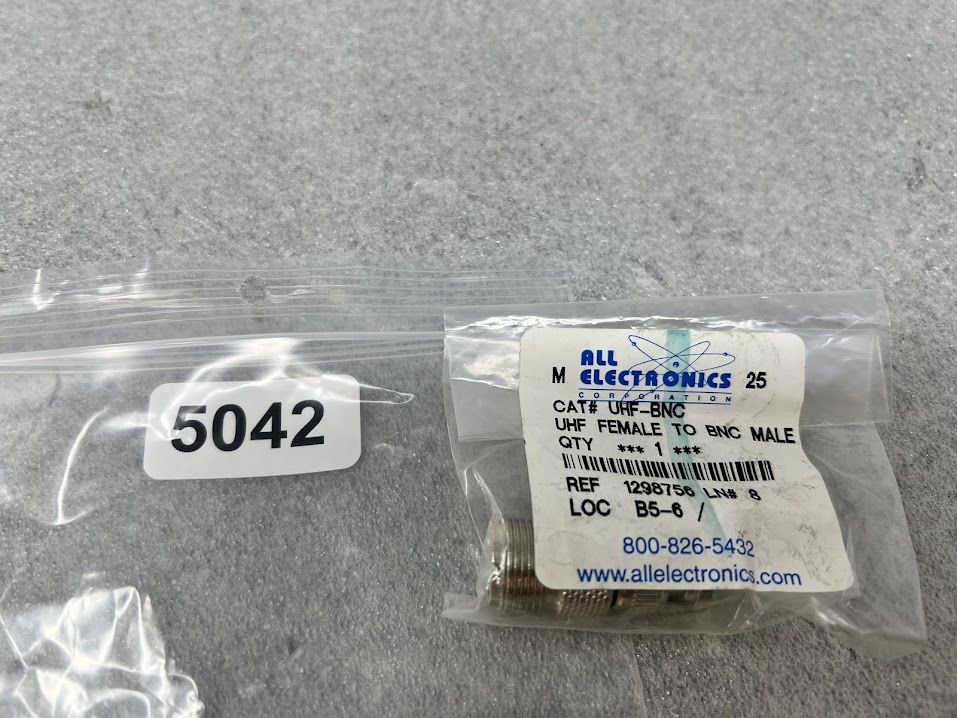 UHF Female (SO‑239) → BNC Male Adapter