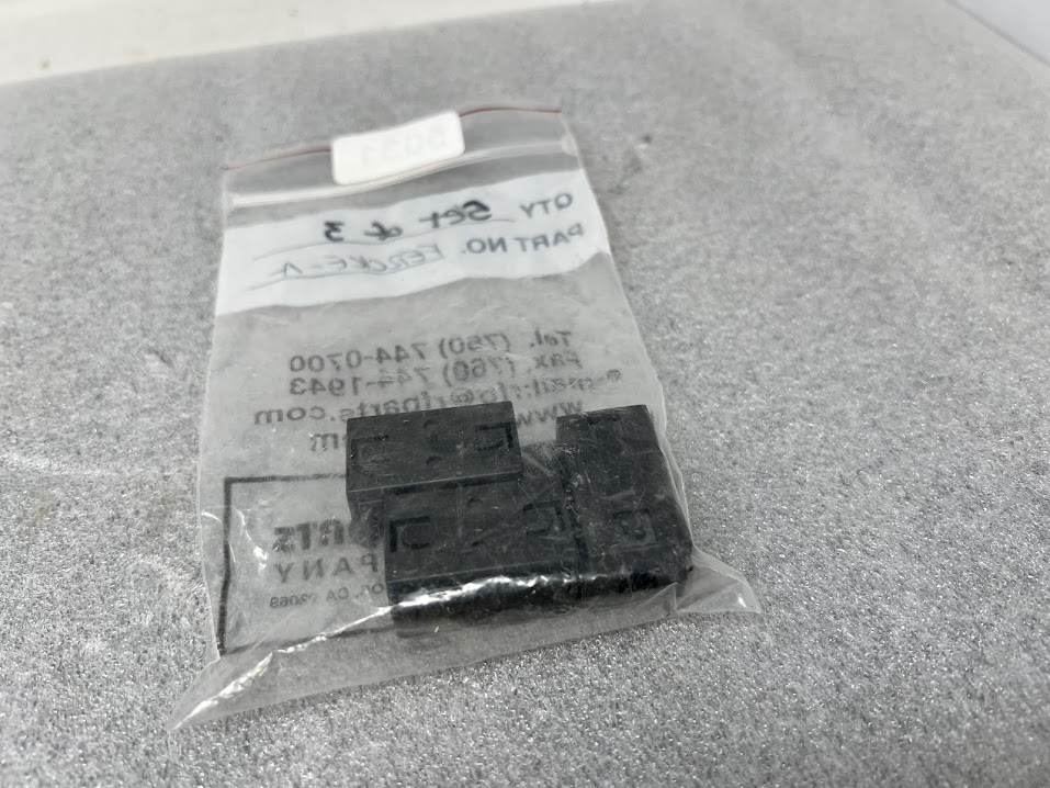Split Core Ferrite, 9.85 mm, 25 MHz, 300 MHz, 225 ohm (Set of 3) - Image 2