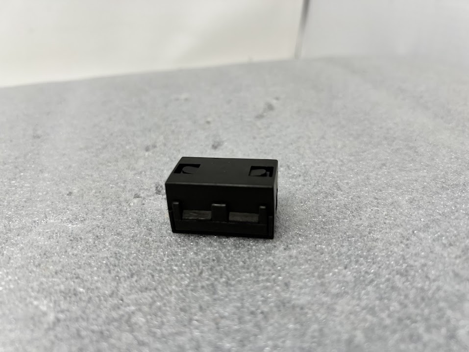 Split Core Ferrite, 9.85 mm, 25 MHz, 300 MHz, 225 ohm (Set of 3) - Image 4