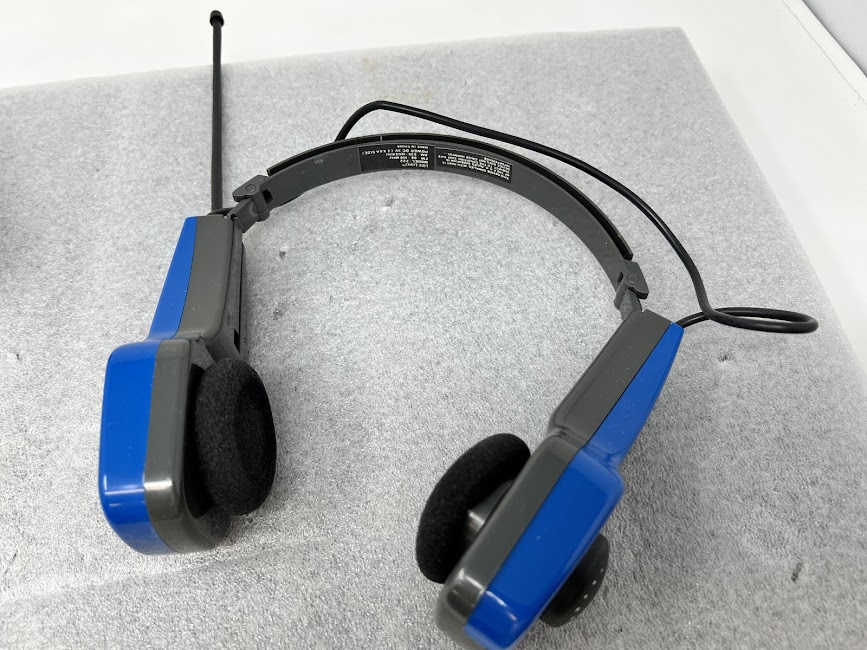 Vintage Lifelong Brand AM / FM Foldable Headphone Radio Model 222 Headset - Image 2