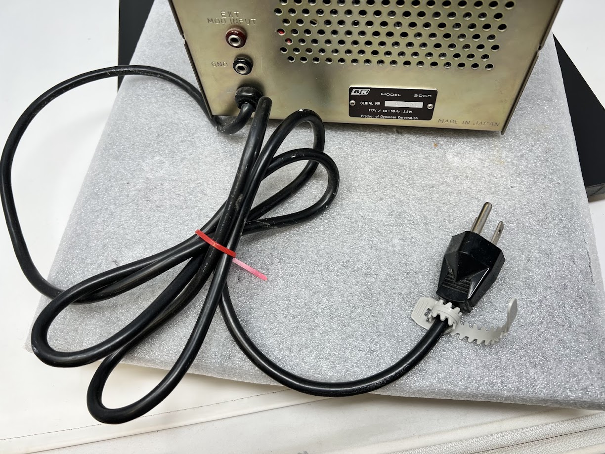 B&K Model 2050 RF Signal Generator - Image 7