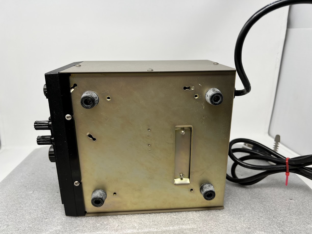 B&K Model 2050 RF Signal Generator - Image 4