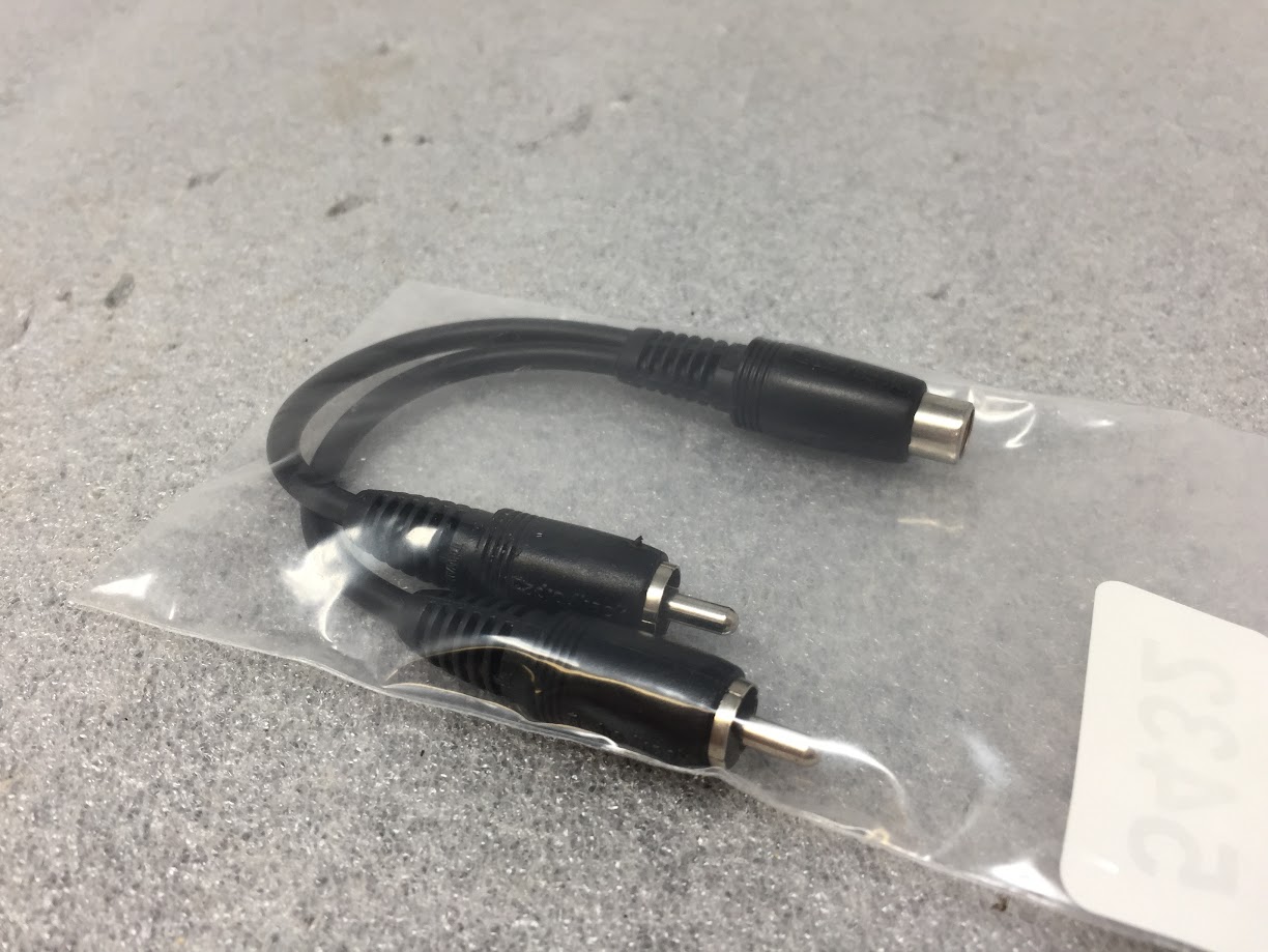 RadioShack RCA Female to Dual RCA Male Audio Adapter Y Cable - Image 2