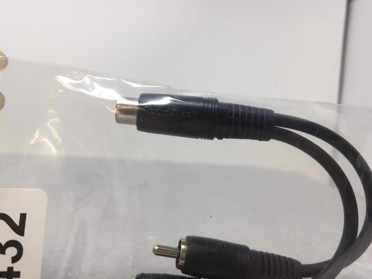 RadioShack RCA Female to Dual RCA Male Audio Adapter Y Cable - Image 3