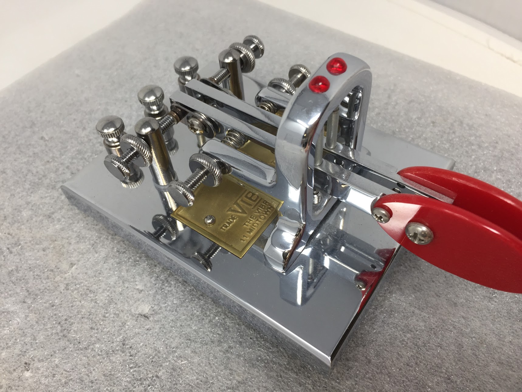 VIBROPLEX IAMBIC DEL Chrome Keyer with Dust Cover - Image 9